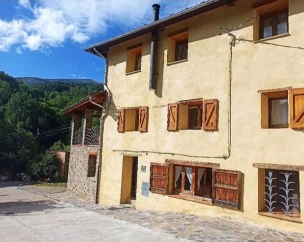 Cal Calau Vega Bed & Breakfast Planoles Exterior photo